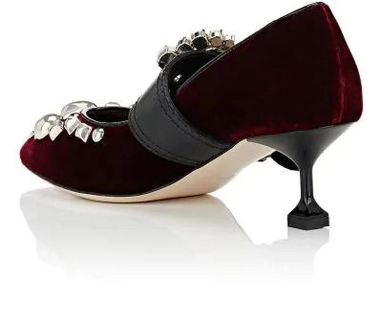 商品Miu Miu|Embellished-Buckle Velvet Pumps,价格¥5123,第3张图片详细描述