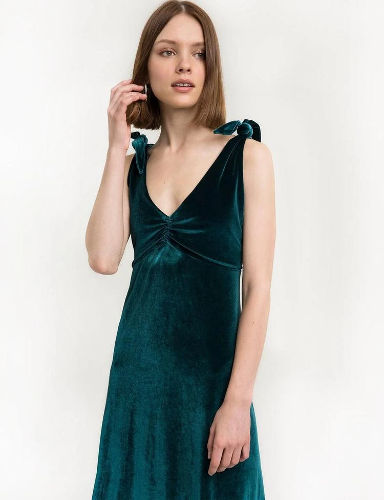 商品Pixie Market|Emerald Velvet Shoulder Tie Dress,价格¥520,第2张图片详细描述