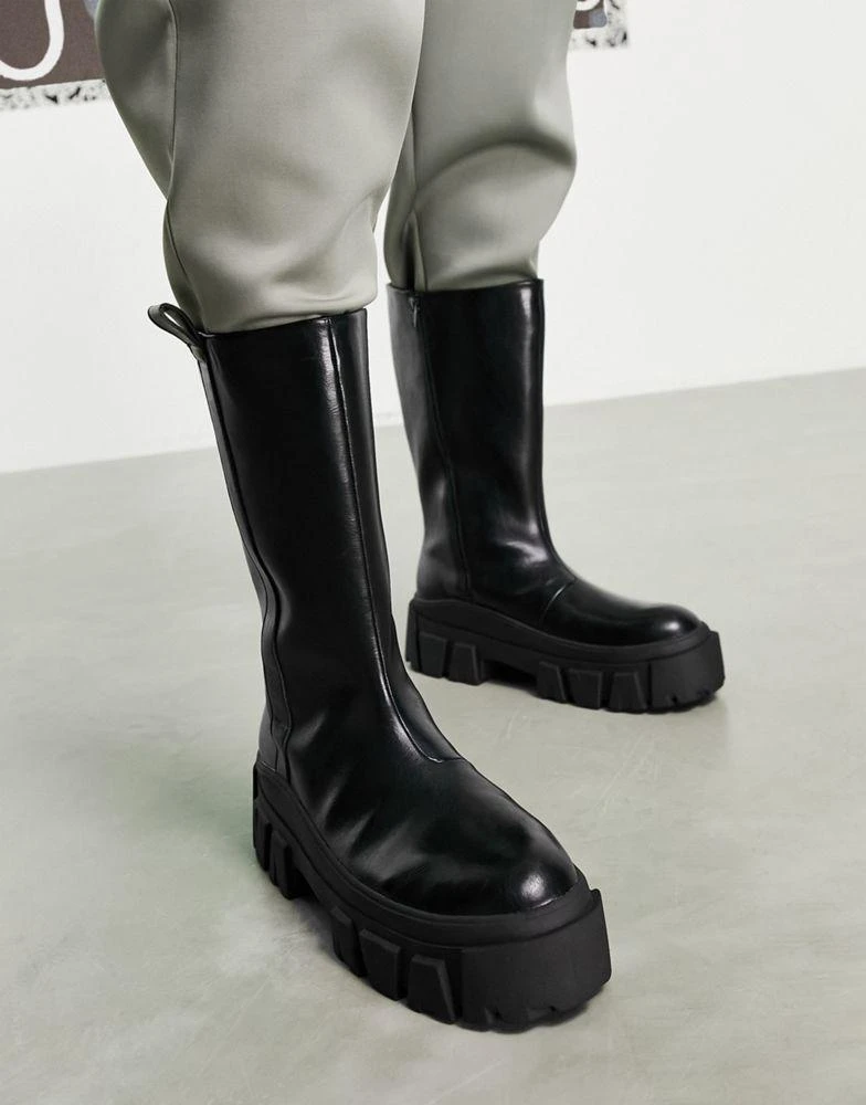 商品ASOS|ASOS DESIGN chelsea calf boots on chunky sole in black faux leather,价格¥365,第4张图片详细描述