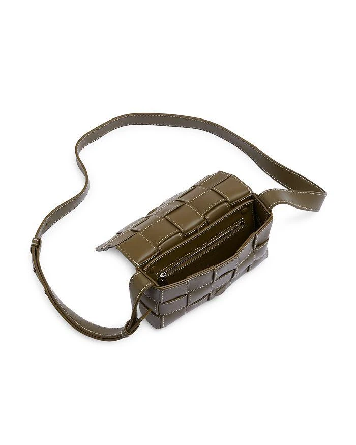 商品Bottega Veneta|Small Cassette Intreccio Leather Crossbody Bag,价格¥22388,第2张图片详细描述