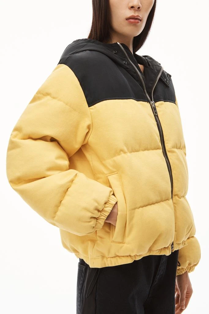 商品Alexander Wang|COLORBLOCK PUFFER COAT IN DENIM,价格¥5252,第4张图片详细描述