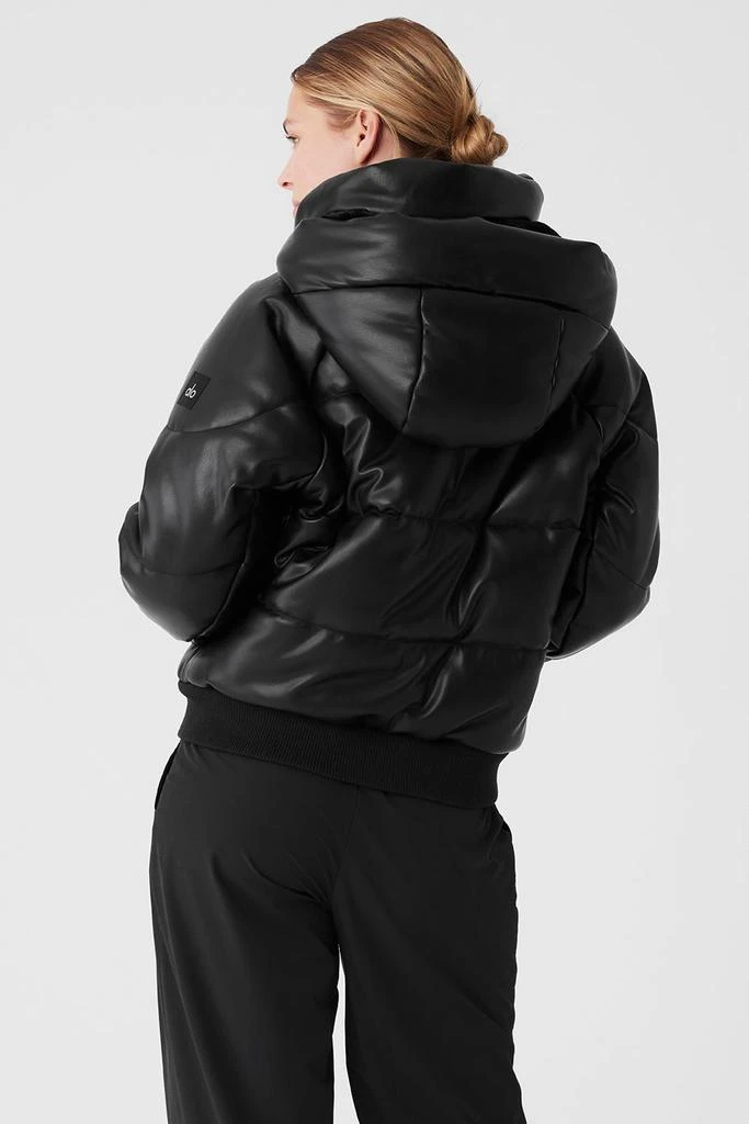 商品Alo|Faux Leather Boss Puffer - Black,价格¥2639,第2张图片详细描述