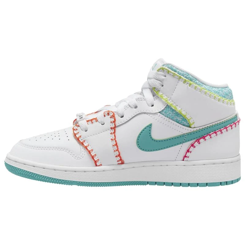商品Jordan|Jordan AJ 1 Mid SE - Boys' Grade School,价格¥832,第2张图片详细描述