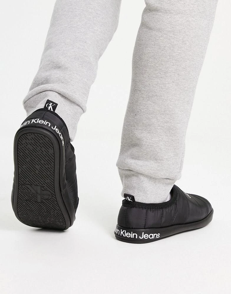 商品Calvin Klein|Calvin Klein Jeans puffer slipper in black,价格¥396,第2张图片详细描述