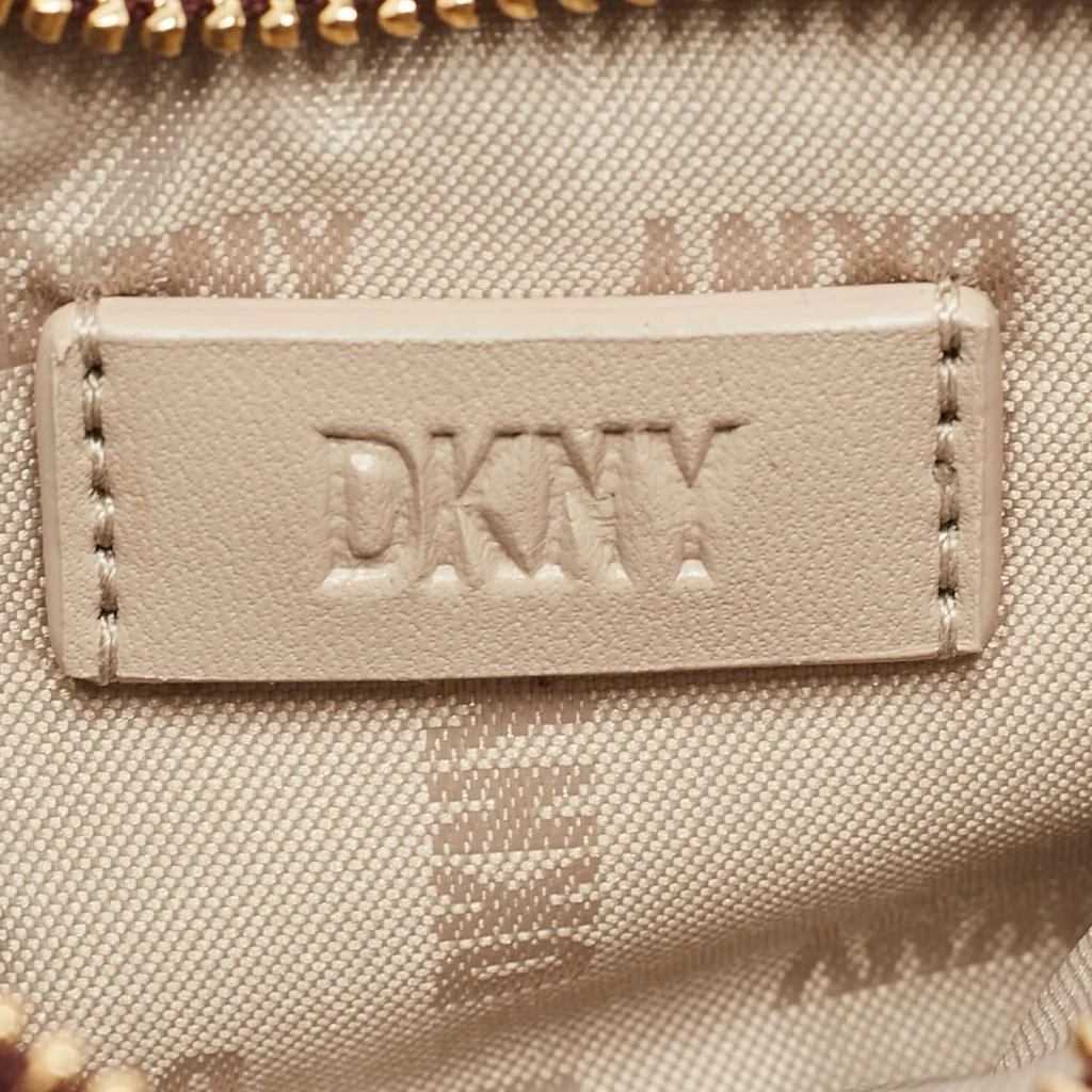 DKNY Burgundy Signature Embossed Leather Catherine Key Card Case 商品