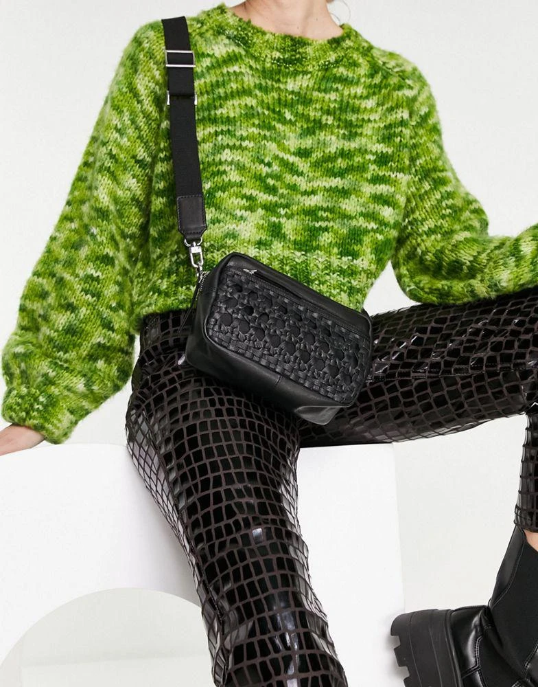 商品Topshop|Topshop weave detail leather crossbody in black,价格¥383,第4张图片详细描述