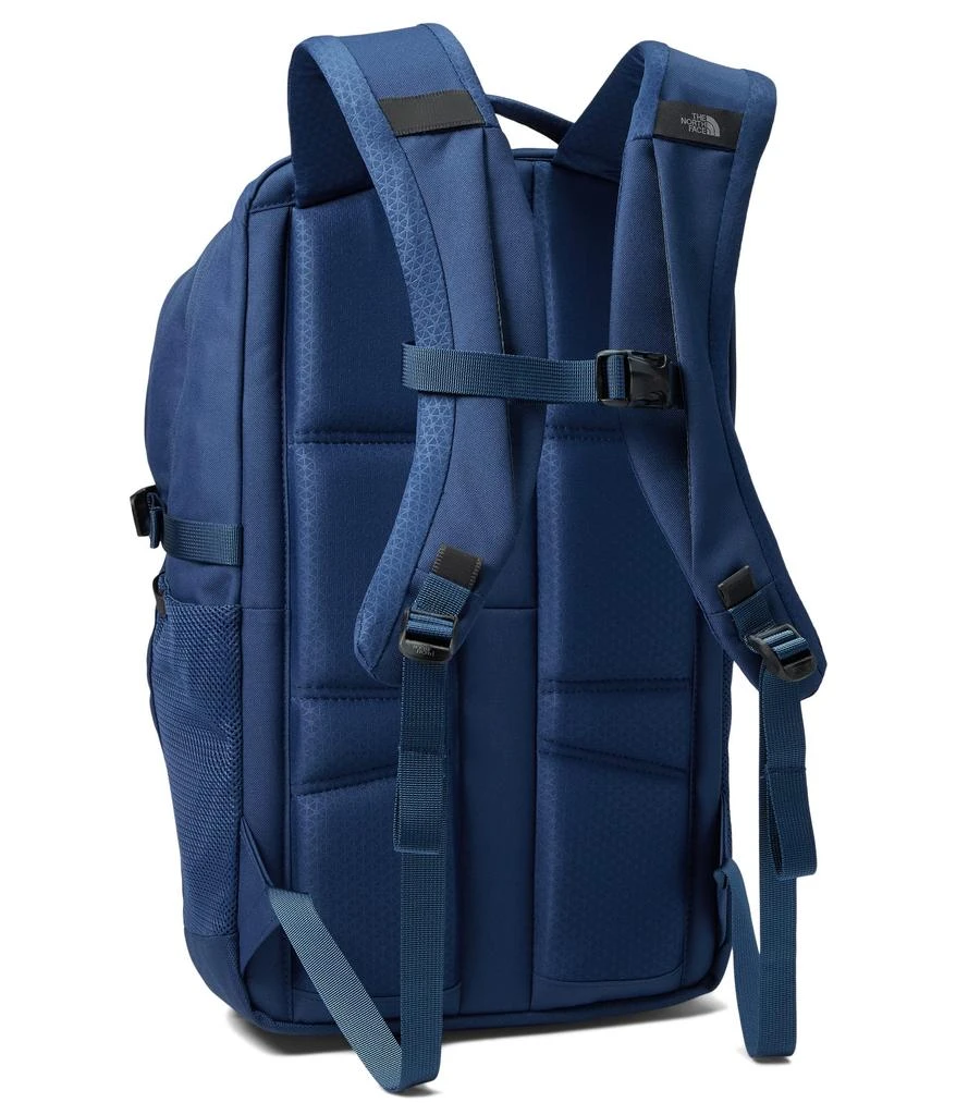 商品The North Face|Pivoter Backpack,价格¥636,第2张图片详细描述