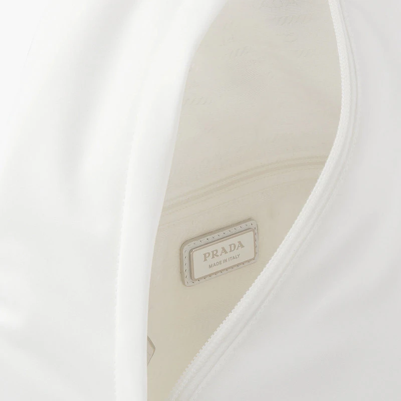 商品Prada|【预售3-7天】普拉达 21年秋冬 男士白色尼龙皮革单肩背包2VZ092_2DW3_F0009_V_OOO,价格¥13693,第5张图片详细描述
