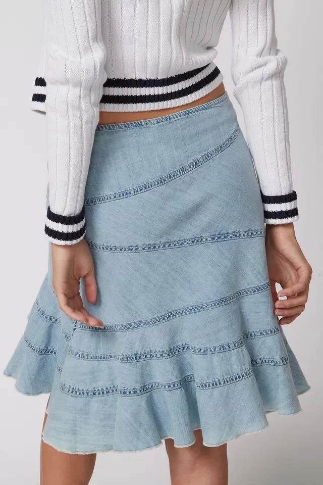 商品Urban Outfitters|UO Millie Fluted Denim Mini Skirt,价格¥332,第4张图片详细描述
