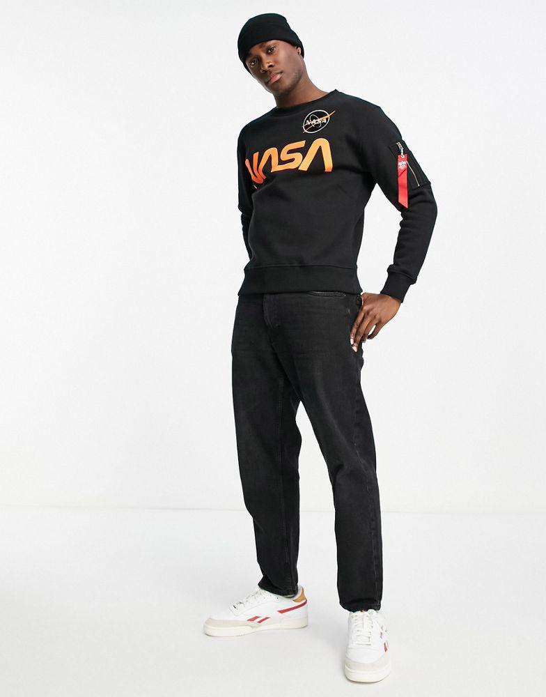 Alpha Industries NASA reflective orange print sweatshirt in black商品第4张图片规格展示
