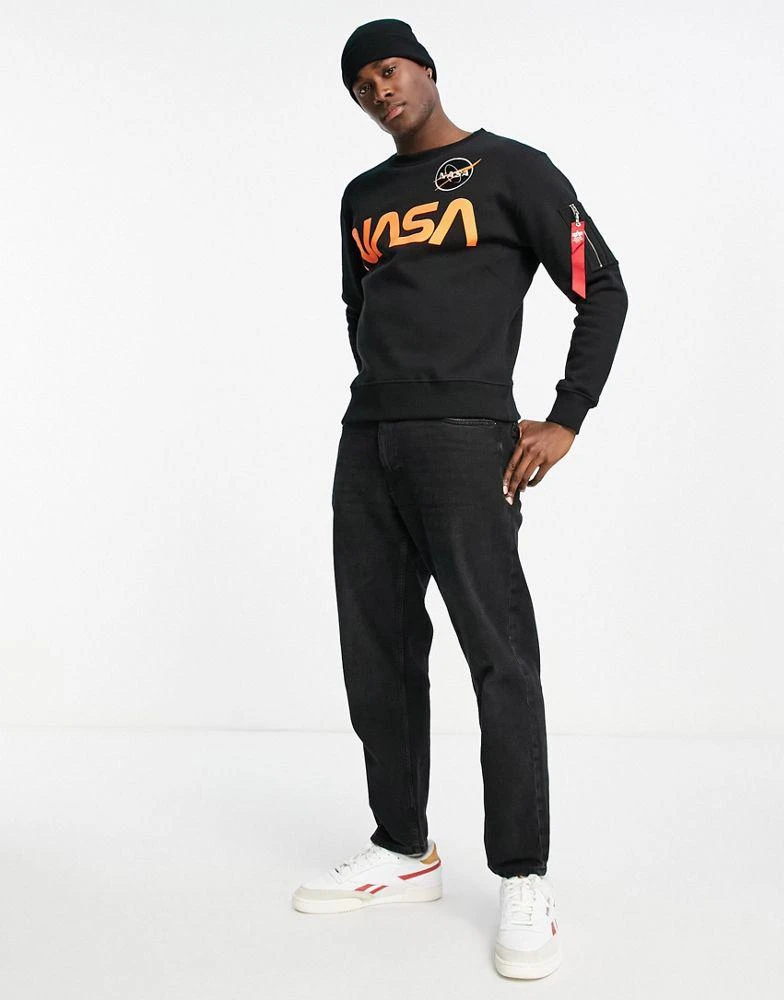 商品Alpha Industries|Alpha Industries NASA reflective orange print sweatshirt in black,价格¥467,第4张图片详细描述