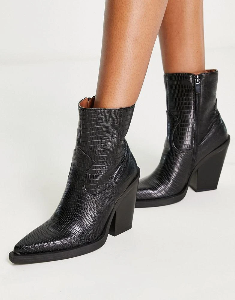 商品Bershka|Bershka heeled western ankle boot in black,价格¥322,第1张图片