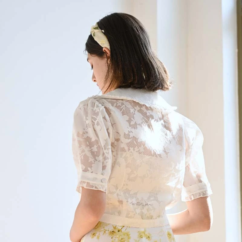 Dakota白色缎面纱复古宫廷娃娃领短款衬衫 | Dakota Blouse - Ivory 商品