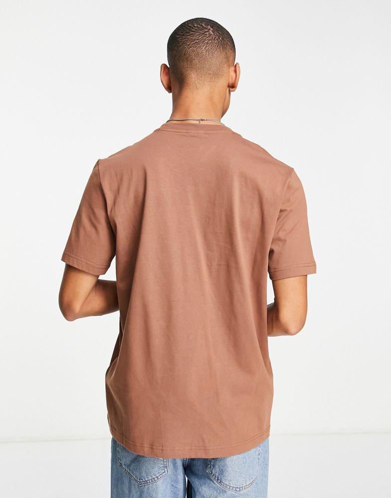 商品CHAMPION|Champion small logo t-shirt in brown,价格¥303,第5张图片详细描述