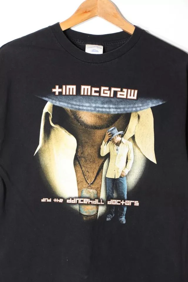 商品Urban Outfitters|Vintage Tim McGraw 2002 Concert Tour T-shirt,价格¥673,第4张图片详细描述