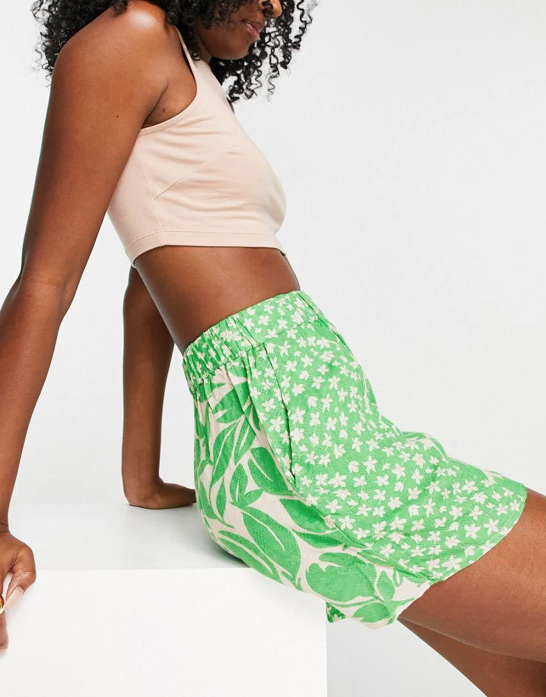商品Y.A.S.|Y.A.S floaty mini short co-ord in leaf print,价格¥267,第3张图片详细描述