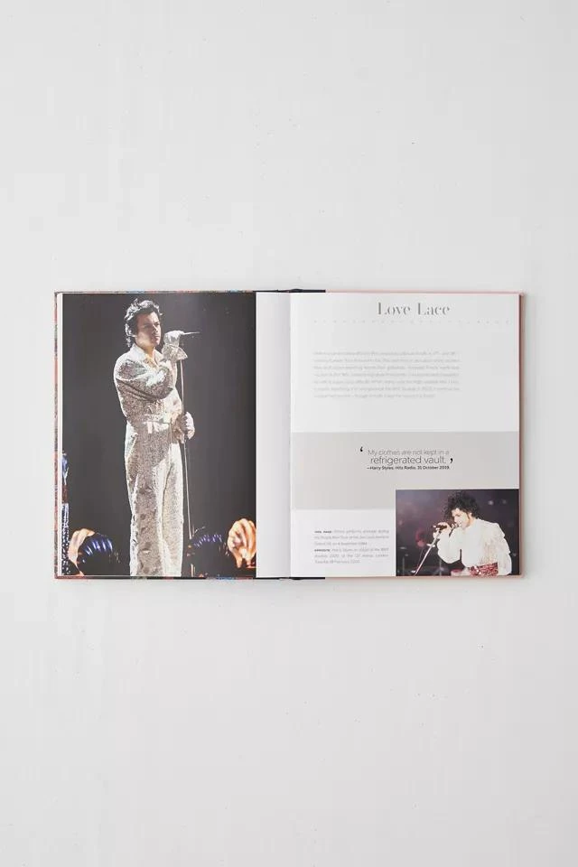 商品Urban Outfitters|Harry Styles: And The Clothes He Wears By Terry Newman,价格¥234,第2张图片详细描述