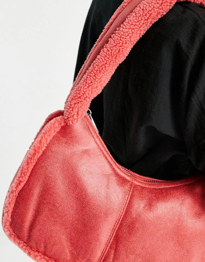 商品Topshop|Topshop borg shearling mix shoulder bag in orange,价格¥123,第2张图片详细描述