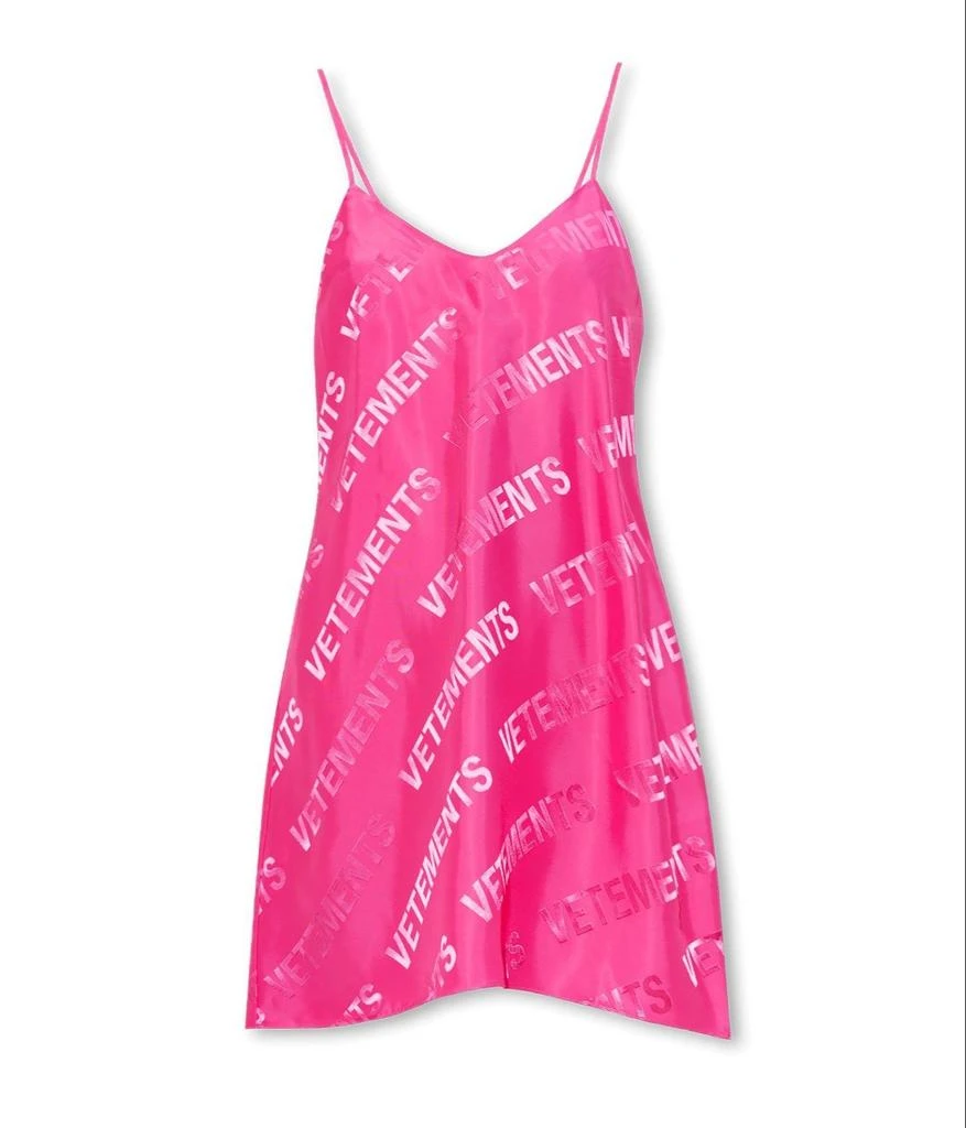 商品Vetements|Vetements All-Over Logo Embossed Slip Dress,价格¥3992,第1张图片