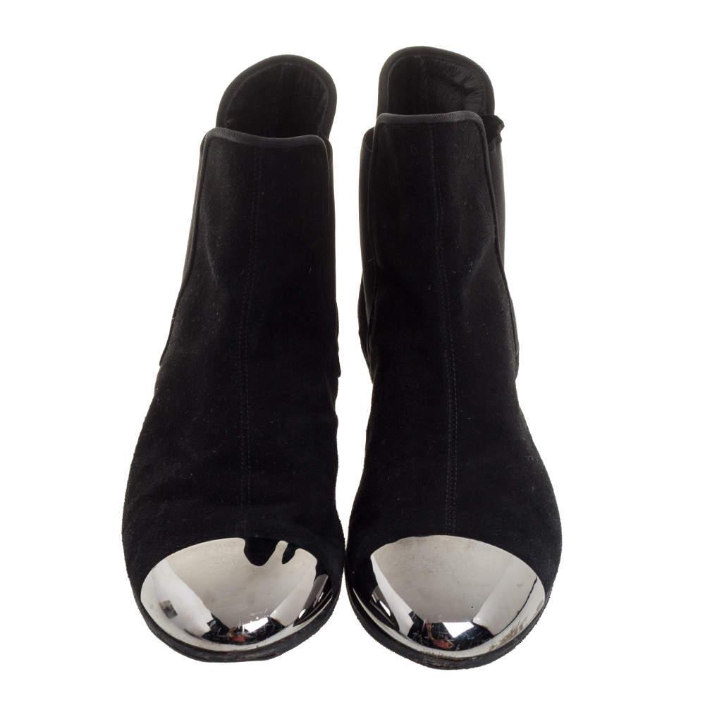商品[二手商品] Giuseppe Zanotti|Giuseppe Zanotti Black Suede Leather Metal Cap Ankle Booties Size 40,价格¥1323,第5张图片详细描述