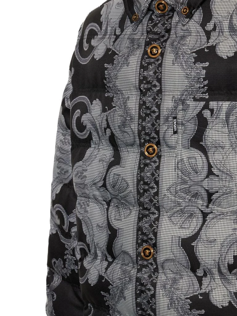 商品Versace|Baroque Print Tech Puffer Jacket,价格¥12796,第1张图片详细描述