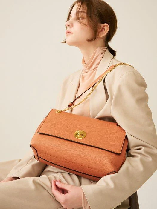 商品Coccinelle|Liya Middle Bag - 2 colors,价格¥3224,第3张图片详细描述