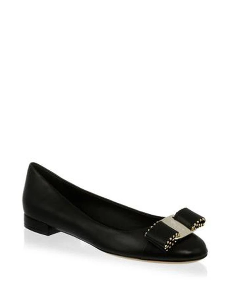 商品Salvatore Ferragamo|Varina Studded Bow Leather Flats,价格¥2658,第1张图片