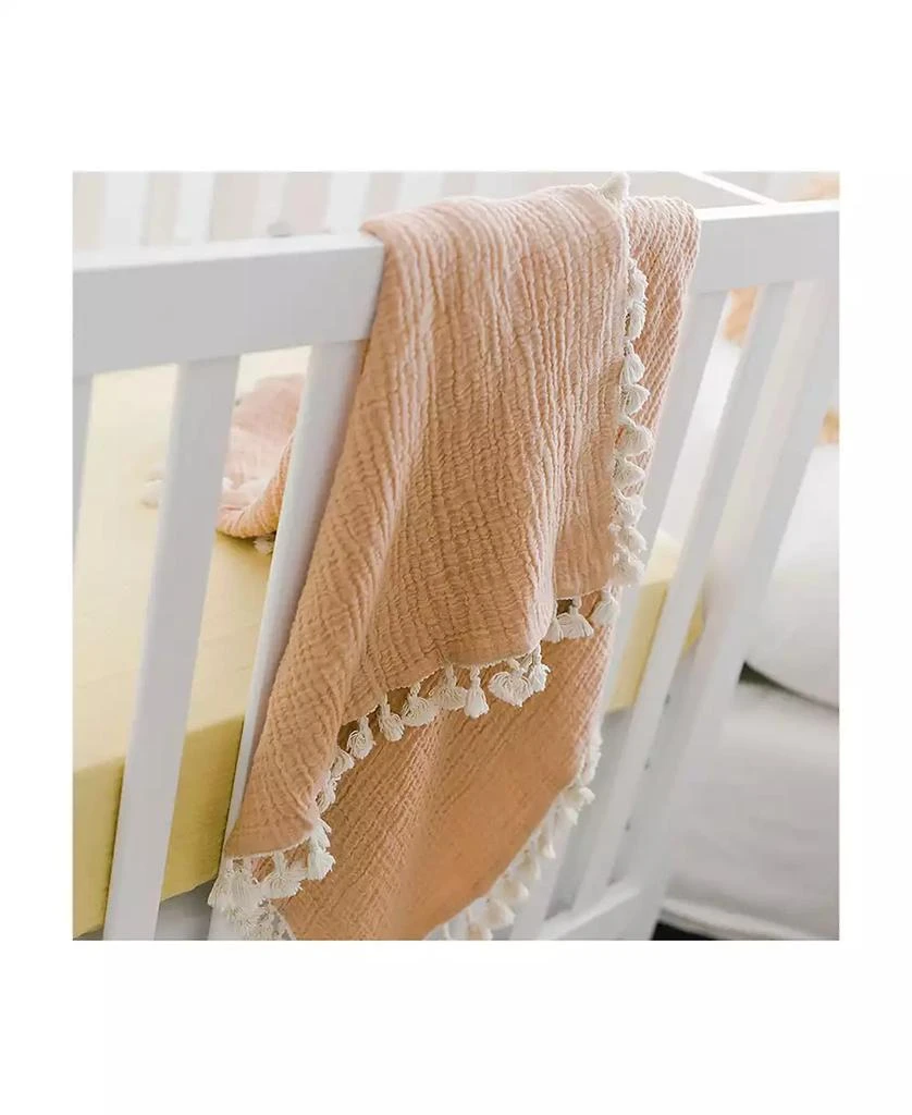 商品Crane Baby|Baby Girls 6 Layer Muslin Tassel Blanket,价格¥225,第4张图片详细描述