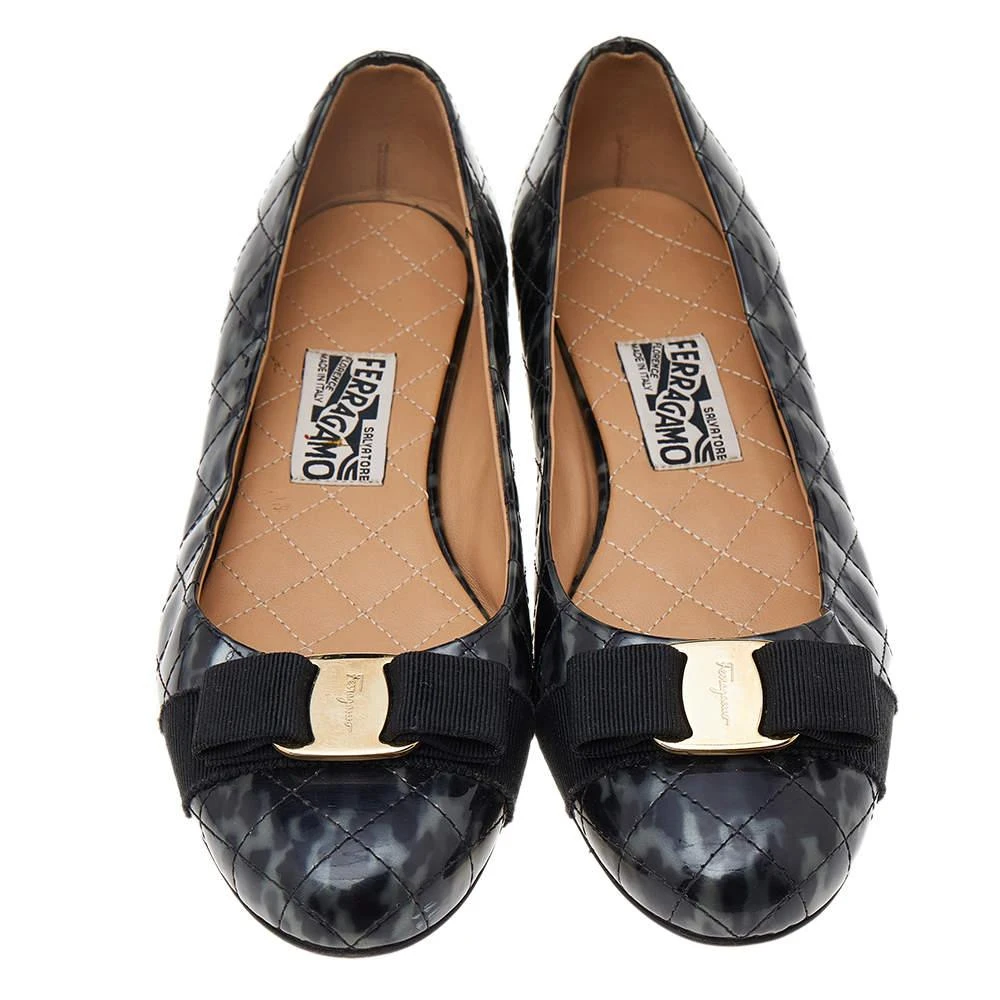 商品[二手商品] Salvatore Ferragamo|Salvatore Ferragamo Black Quilted Patent Leather Vara Bow Ballet Flats Size 40,价格¥3032,第3张图片详细描述