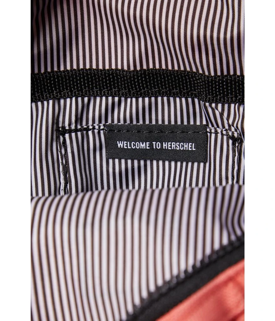 商品Herschel Supply|Nova Crossbody,价格¥289,第3张图片详细描述