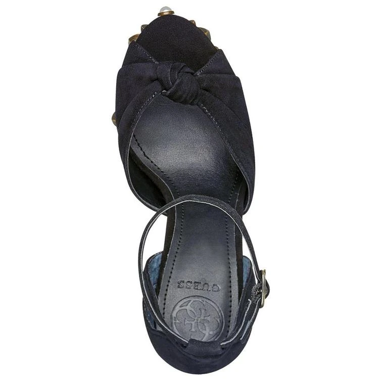 商品GUESS|Women's Kenzie Studded Platform Sandals,价格¥286,第4张图片详细描述
