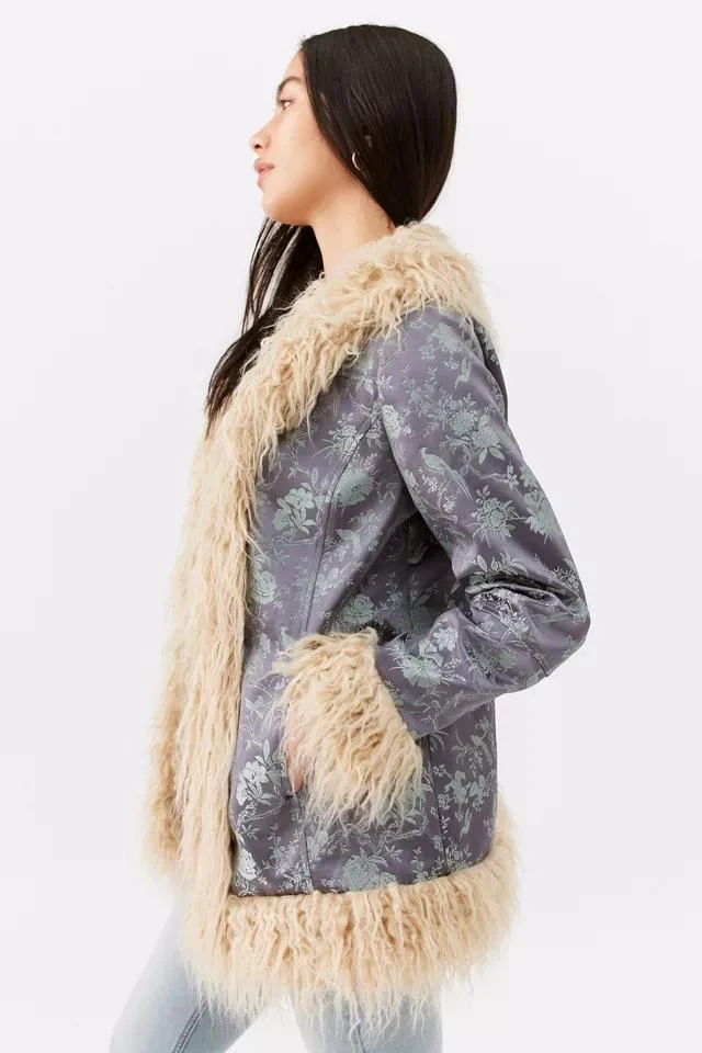 商品Urban Outfitters|UO Amber Brocade Faux Fur Coat,价格¥378,第4张图片详细描述