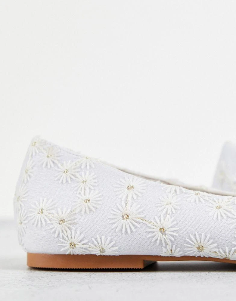 商品ASOS|ASOS DESIGN Lake bow pointed ballet flats in white daisy,价格¥108,第3张图片详细描述