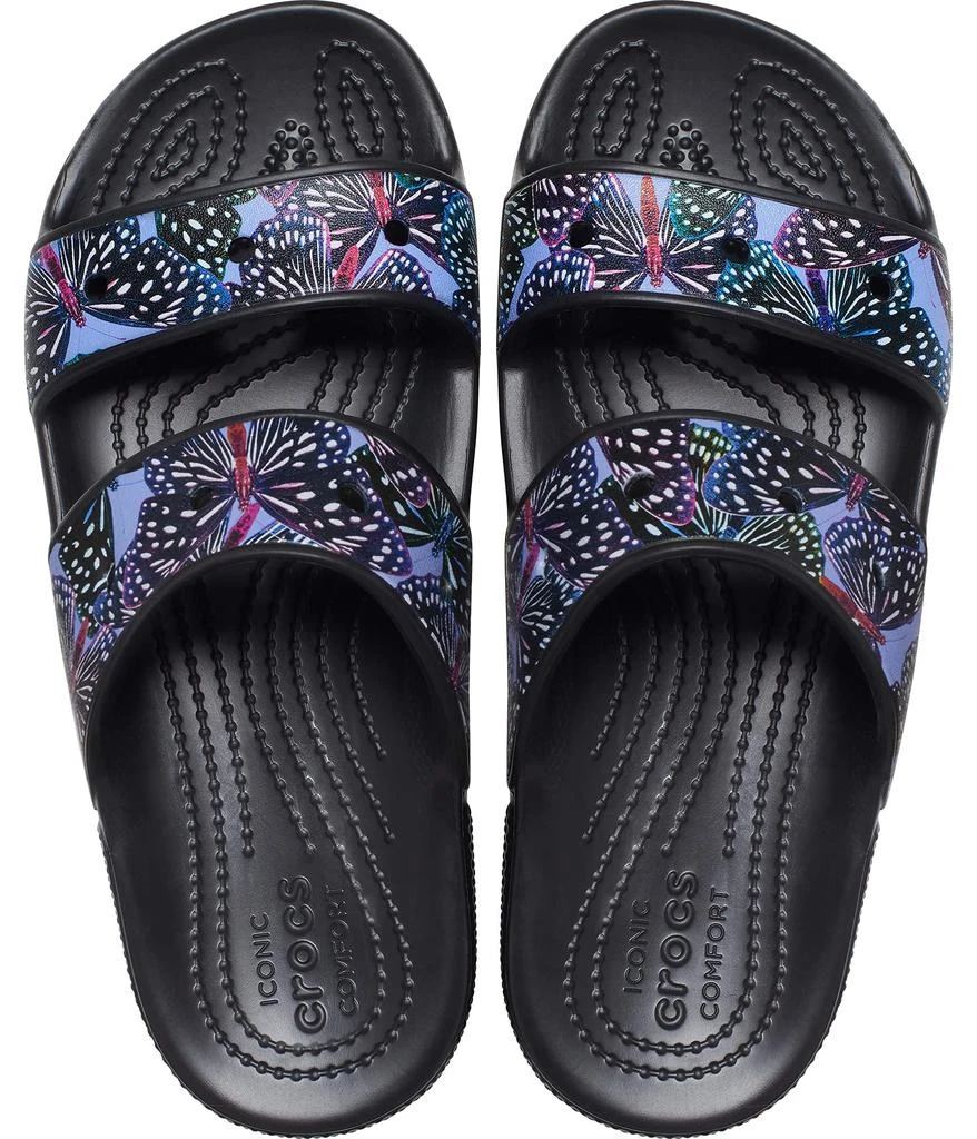 商品Crocs|Classic Sandal - Seasonal Graphics,价格¥309,第2张图片详细描述