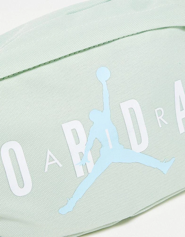 商品Jordan|Jordan Air logo crossbody bag in green,价格¥241,第3张图片详细描述