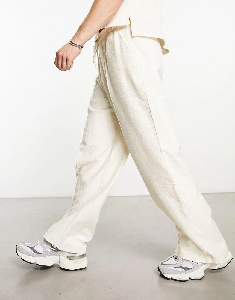 商品ASOS|ASOS DESIGN straight leg joggers with pintucks in off white,价格¥219,第4张图片详细描述