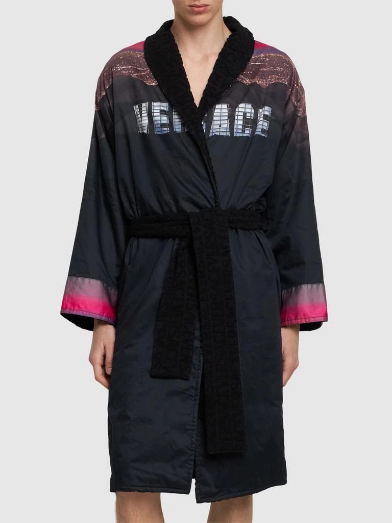 商品Versace|Heritage Printed Bathrobe,价格¥8064,第2张图片详细描述