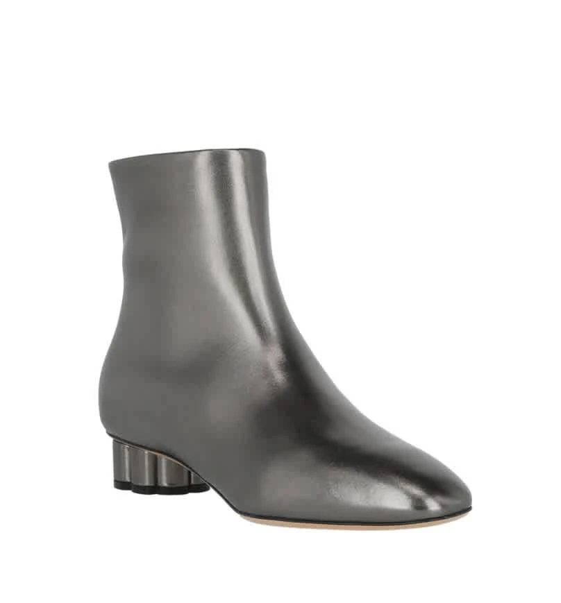 商品Salvatore Ferragamo|Ladies Briza Grey Flower Heel Metallic Ankle Boots,价格¥1840,第3张图片详细描述