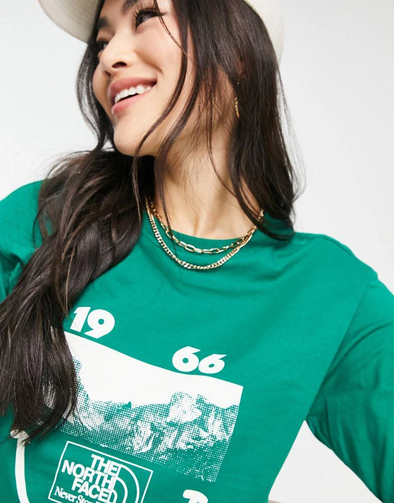 商品The North Face|The North Face 1996 smile face relaxed fit t-shirt in green Exclusive at ASOS,价格¥179,第4张图片详细描述