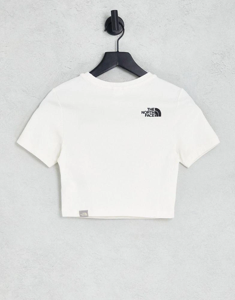 商品The North Face|The North Face cropped t-shirt in white Exclusive at ASOS,价格¥204,第2张图片详细描述