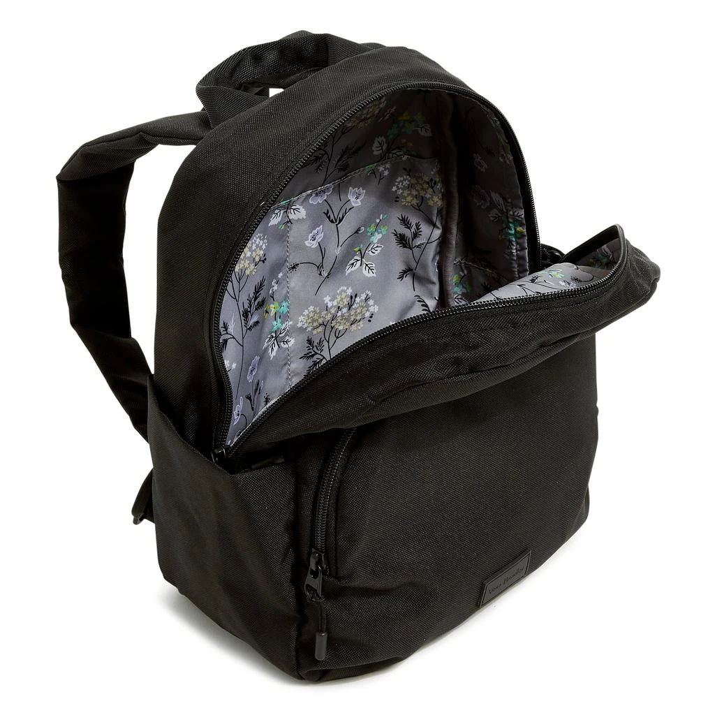 商品Vera Bradley|Vera Bradley Essential Compact Backpack,价格¥423,第2张图片详细描述