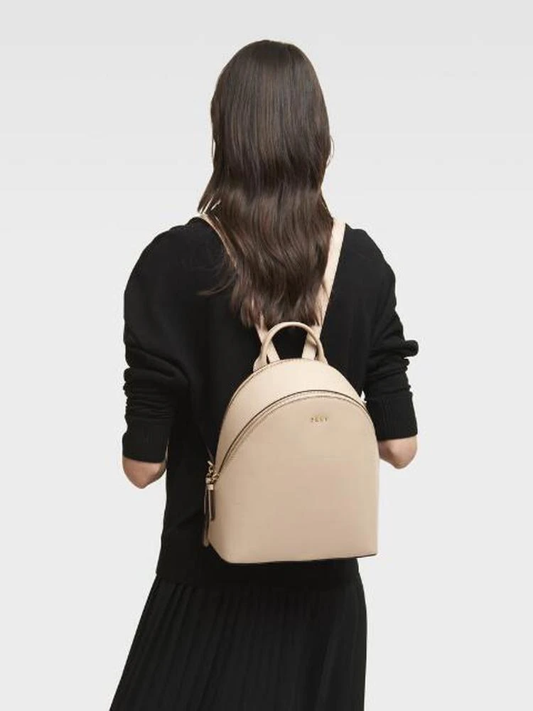 商品DKNY|Sutton Medium Backpack,价格¥2033,第2张图片详细描述