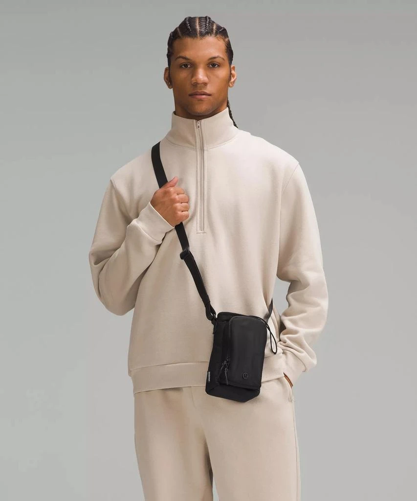 商品Lululemon|Water Bottle Crossbody with Front Pocket 2L,价格¥301,第4张图片详细�描述