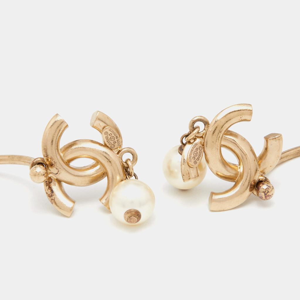 Chanel Gold Tone Crystal & Enamel CC Faux Pearl Drop Hoop Earrings商品第4张图片规格展示