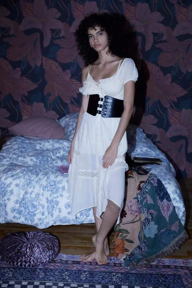 商品Urban Outfitters|UO Carmen Ruched Midi Dress,价格¥312,第1张图片