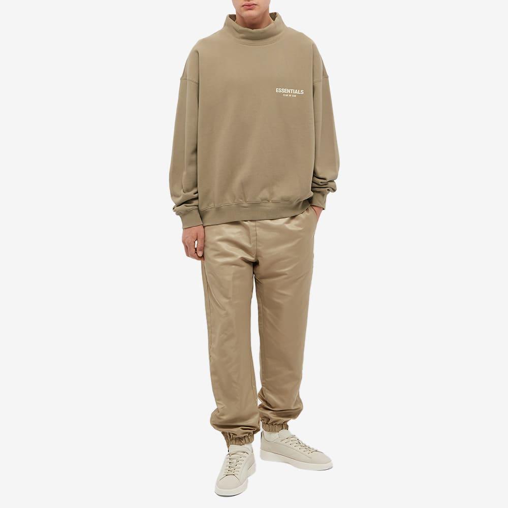 商品Essentials|Fear of God ESSENTIALS Logo Mock Neck Sweat - Oak,价格¥736,第6张图片详细描述