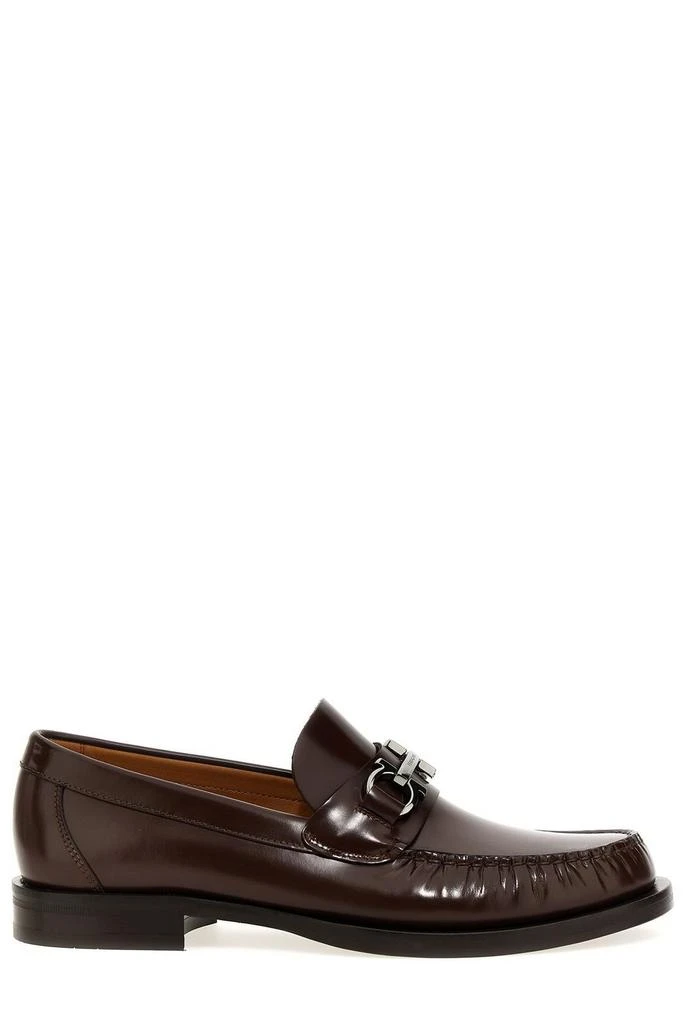 商品Salvatore Ferragamo|Salvatore Ferragamo Gancini Plaque Slip-On Loafers,价格¥4218,第1张图片