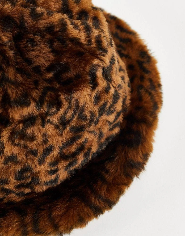 商品Kangol|Kangol faux fur casual bucket hat in leopard,价格¥610,第2张图片详细描述