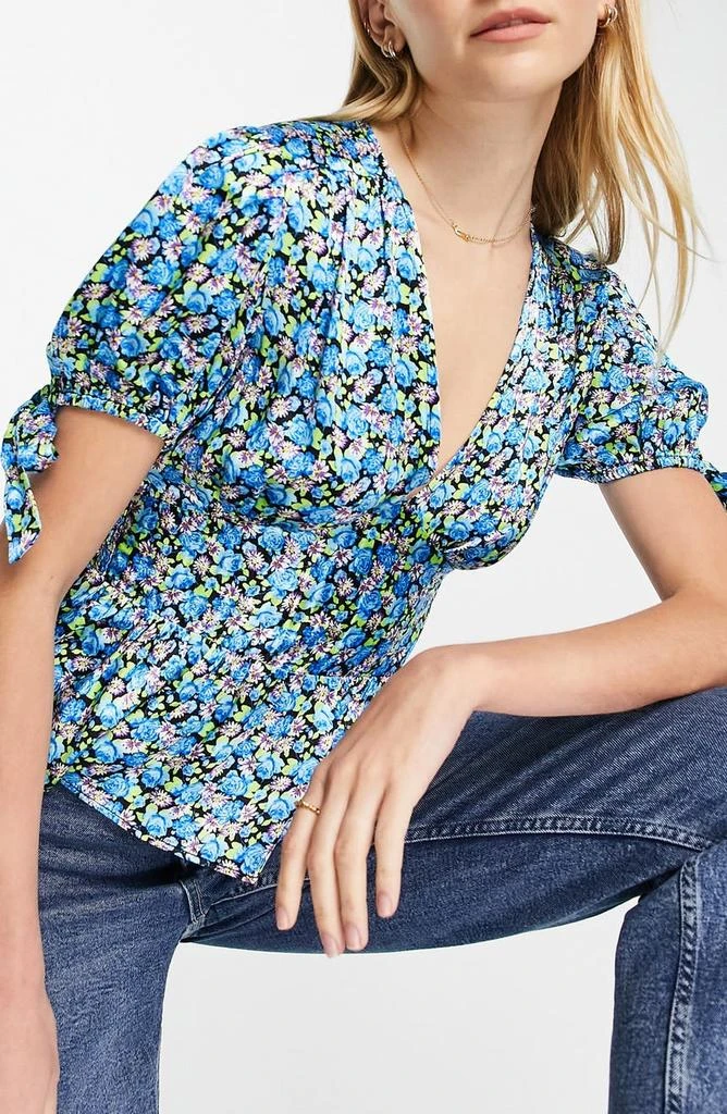 商品Topshop|Floral Satin Peplum Top,价格¥165,第5张图片详细描述