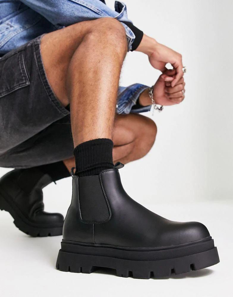 商品Bershka|Bershka chunky chelsea boot in black,价格¥388,第4张图片详细描述